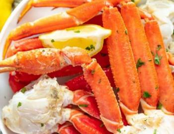 Crabby's On The Pass in Treasure Island