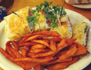 Foxy's Cafe in Treasure Island