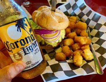 Willy's Burger and Booze in St. Pete Beach